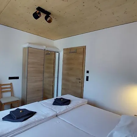 Mountain Living Oetztal 公寓 索滕斯